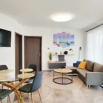 Royal Lakeside Apartment Keszthely