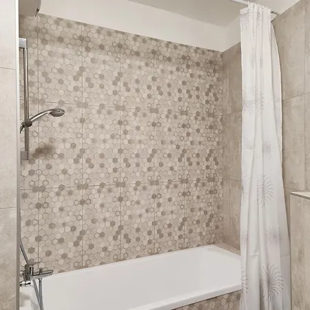 Royal Lakeside Lägenhet *