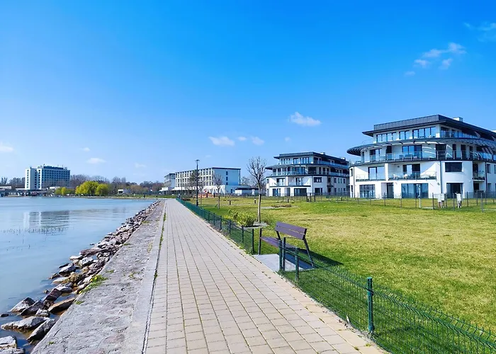 Royal Lakeside Apartment Keszthely